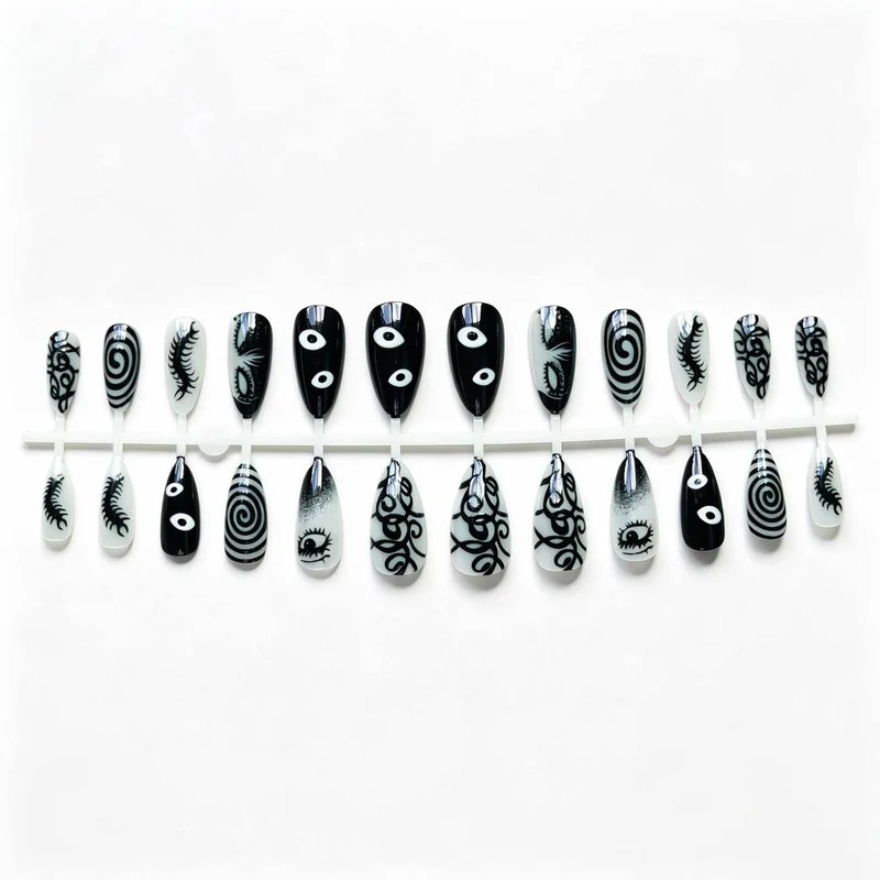 Künstlerisches von Halloween inspiriertes Nageldesign-Set