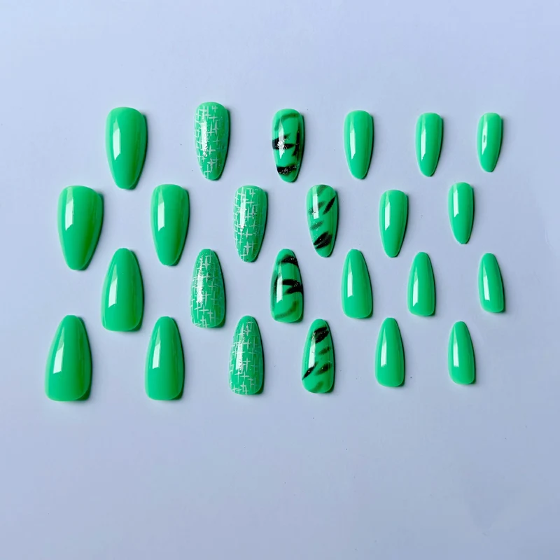 Künstlerisches grünes Stiletto-Nagelkunst-Set