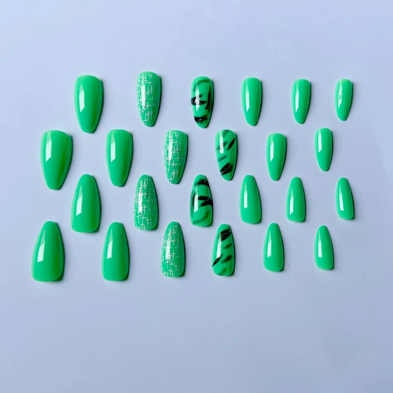 Künstlerisches grünes Stiletto-Nagelkunst-Set
