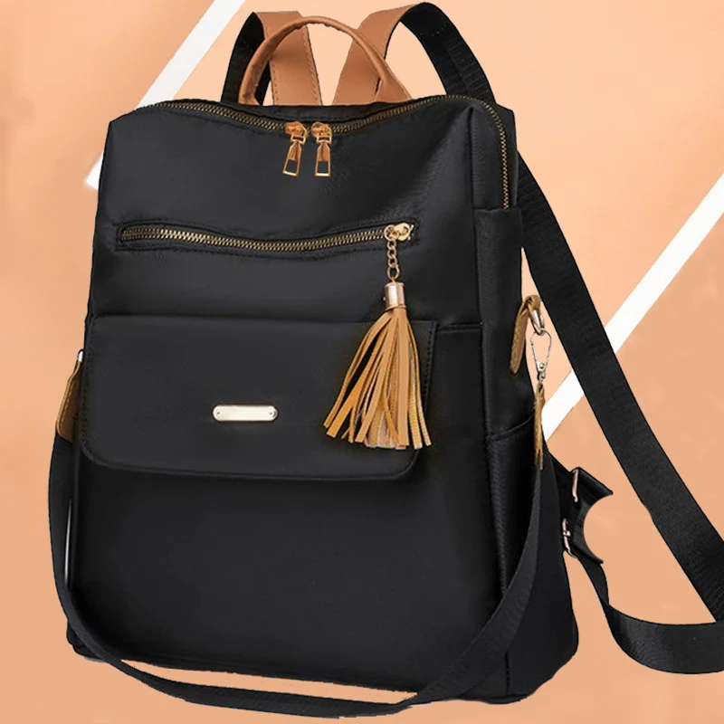 Multifunktionaler Rucksack mit dekorativem Quast Brehn