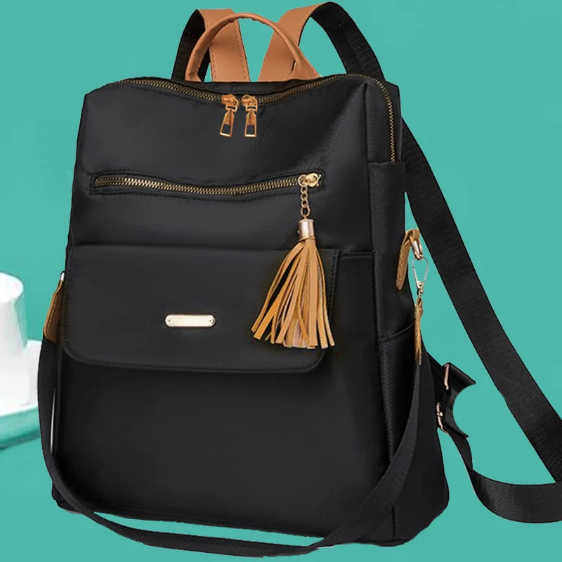 Multifunktionaler Rucksack mit dekorativem Quast Brehn