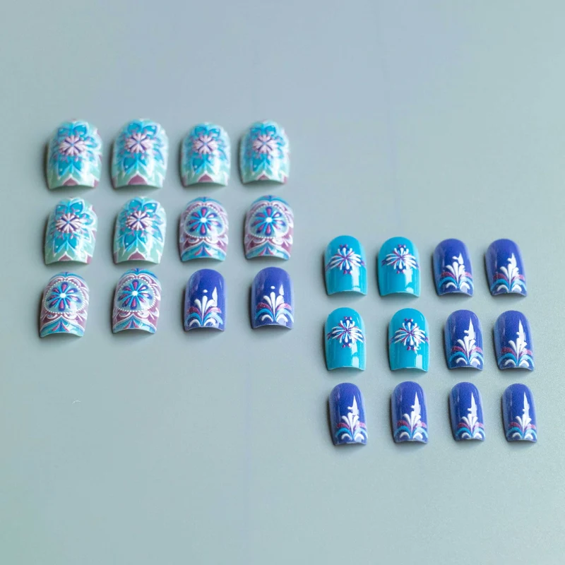 Künstlerisches Blumenmuster Nagelkunst