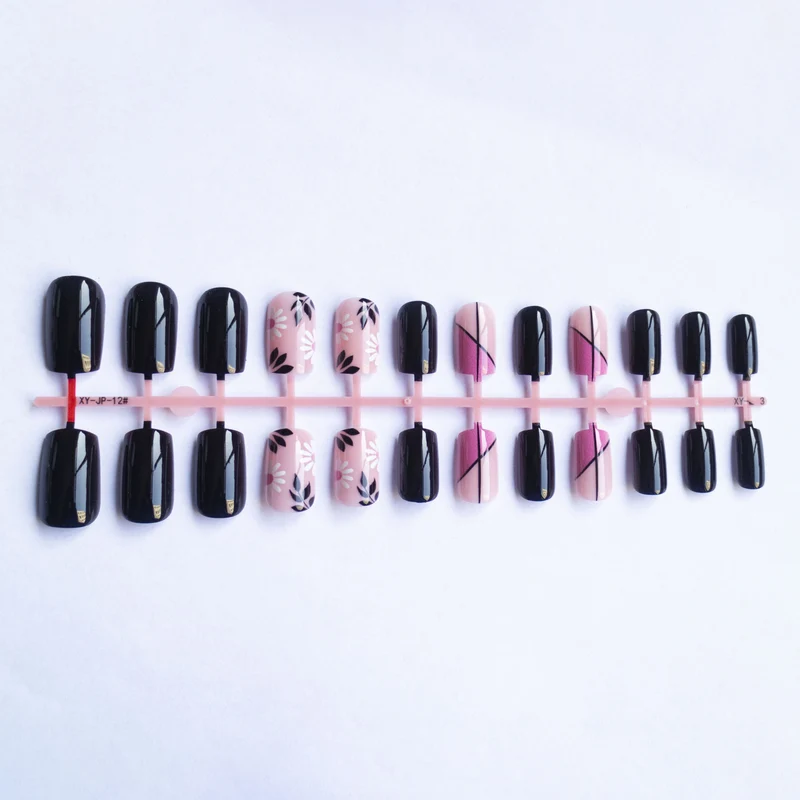 Künstlerisches Floral- und Geometrisches Nagelkunst-Set