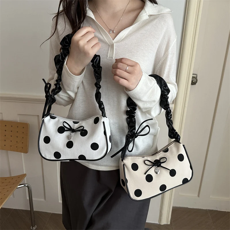 Lässige Polka-Dots-Handtasche