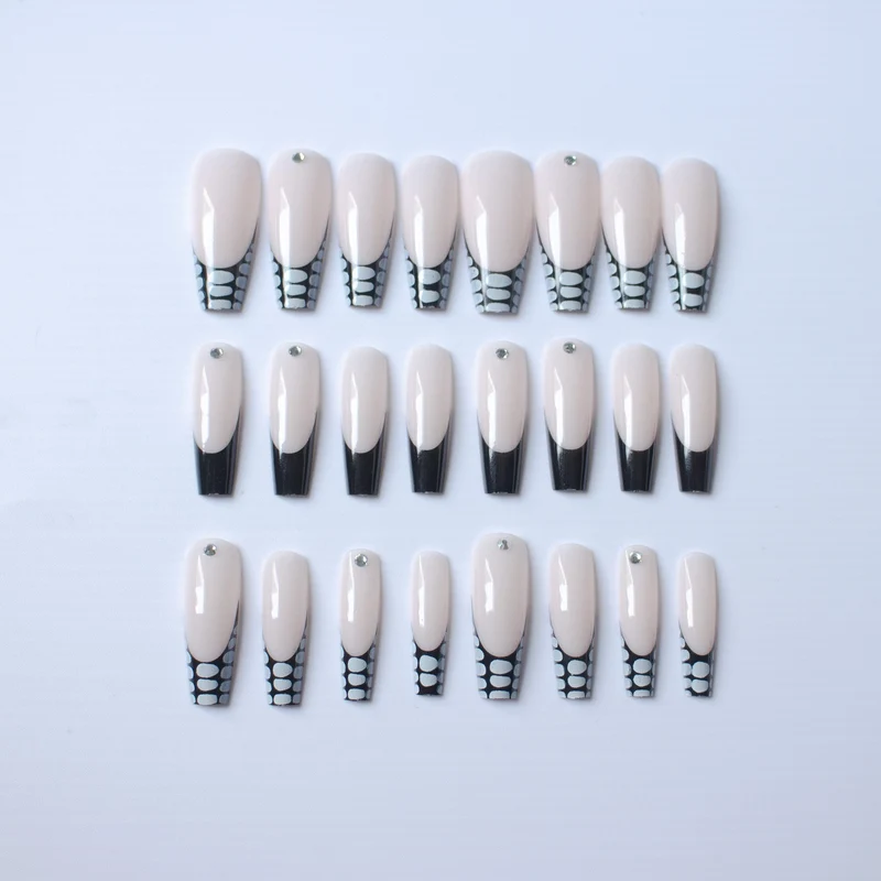Künstlerisches Acryl-Nagelkunst-Set mit eleganten Punktdesigns