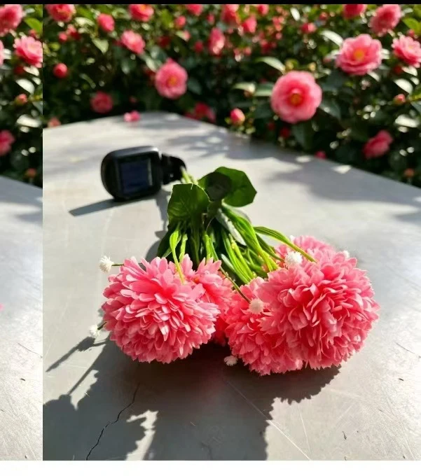 Solarbetriebene realistische Kamelienblüten-Gartenstecker-Leuchten mit verstellbaren LED-Köpfen und Edelstahlspieß Skanto