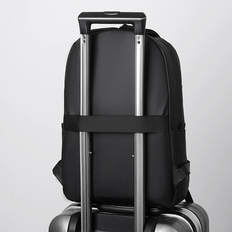 Wasserfester Slim-fit Laptop Rucksack Brehn