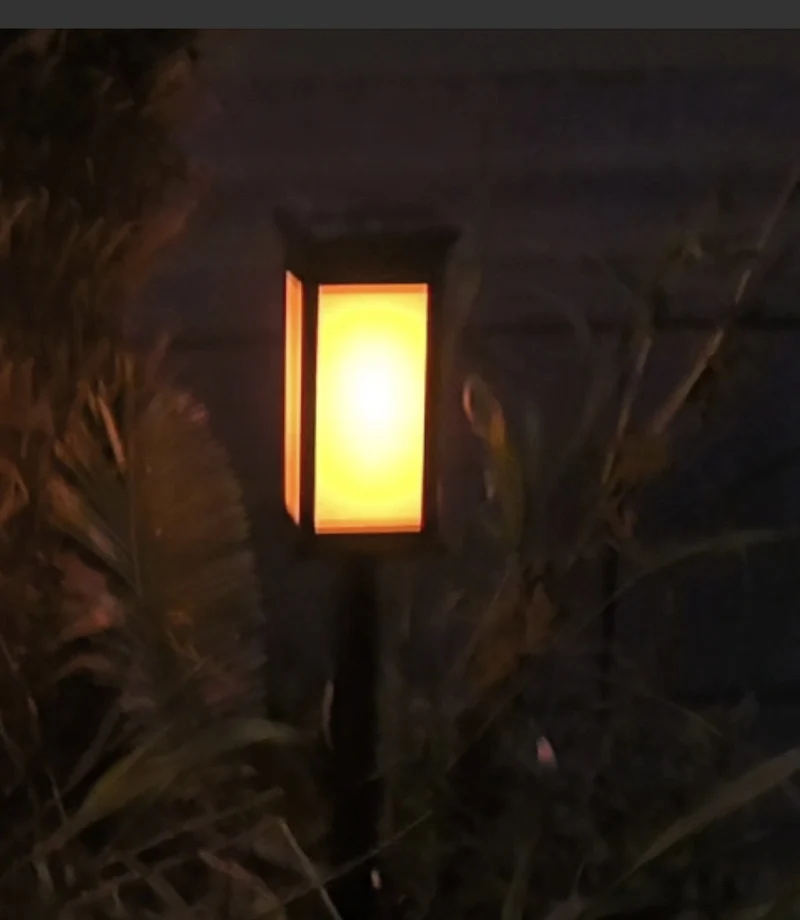 LED-Gartenstecker-Laterne mit mattierter Acrylplatte und wetterfestem Metallrahmen Skanto