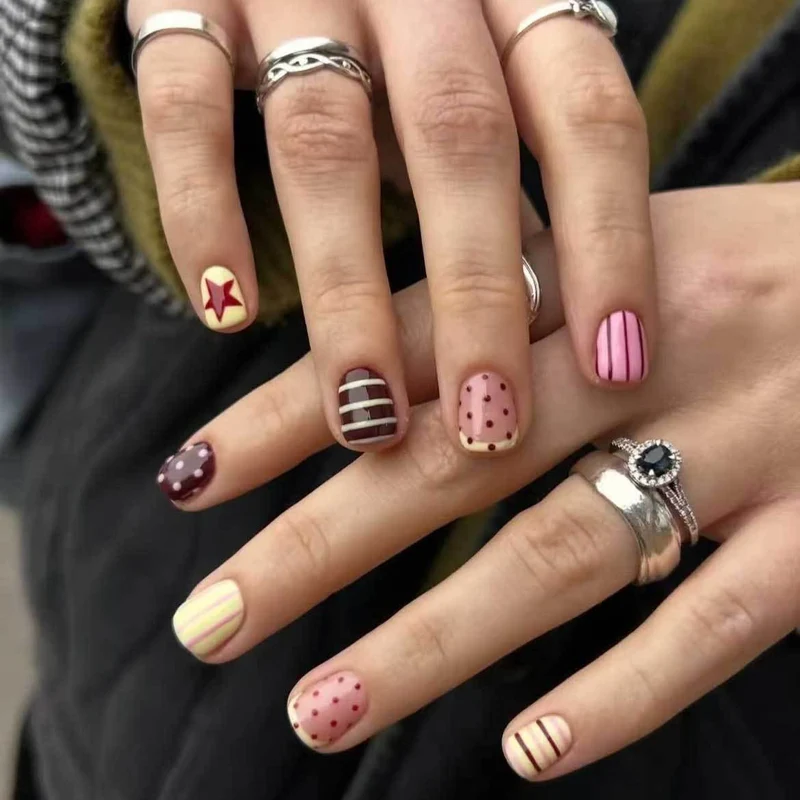 Künstlerisch von Desserts inspirierte Nagelkunst