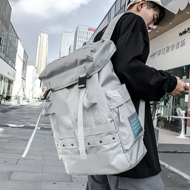 Vielseitiger Outdoor-Reiserucksack Brehn