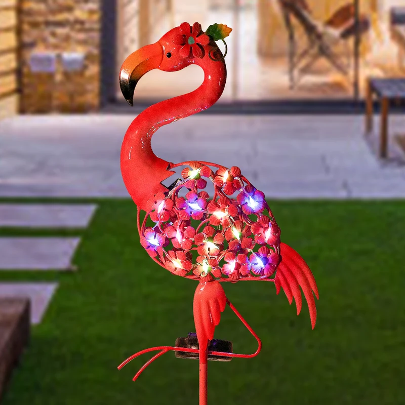 Dekorative Metall-Pfau-Gartenstecker-Skulptur mit integrierten LED-Lichterketten und wetterfestem Outdoor-Erdspieß Skanto