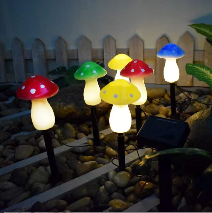 Bezaubernde Pilz-Wegeleuchten mit Keramik-Stil-Kappen und warmer LED-Beleuchtung Skanto