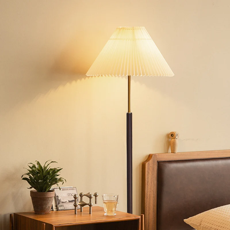 Moderne Faltbodenlampe