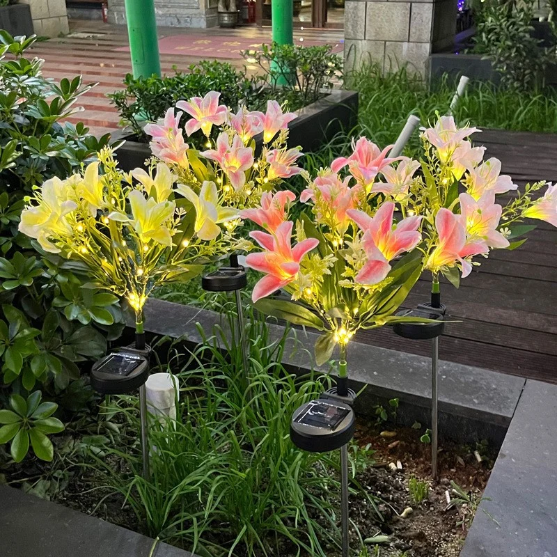 Solarbetriebener lebensechter Lilienblüten-Landschaftsstecker mit Mikro-LED-Cluster und teleskopischem Erdspieß Skanto