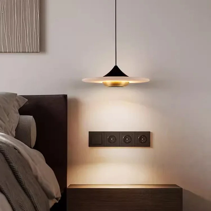 Moderne innovative Deckenpendelleuchte