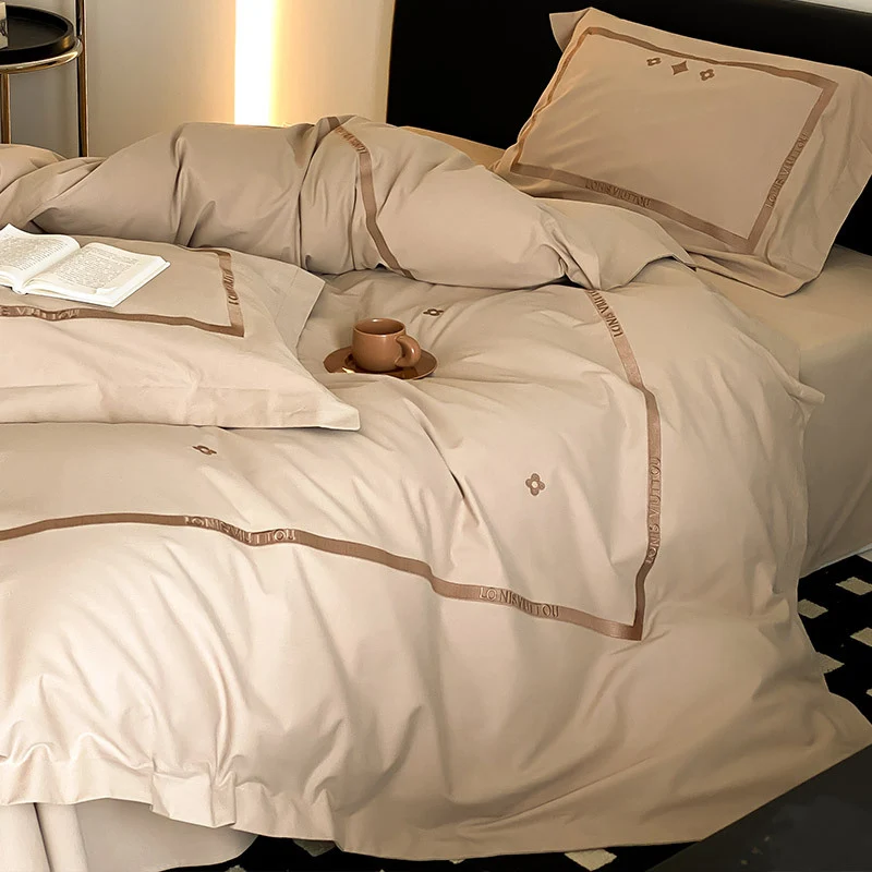 Luxuriöses Baumwoll-Satin-Bettwäsche-Set mit bestickter Rahmenkante