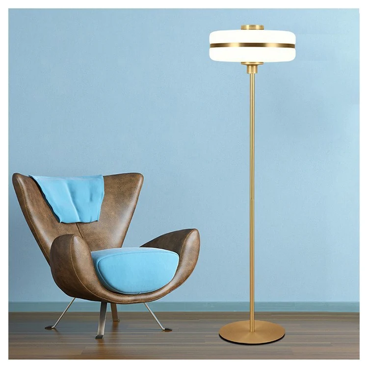 Moderne Gold Akzent Stehlampe