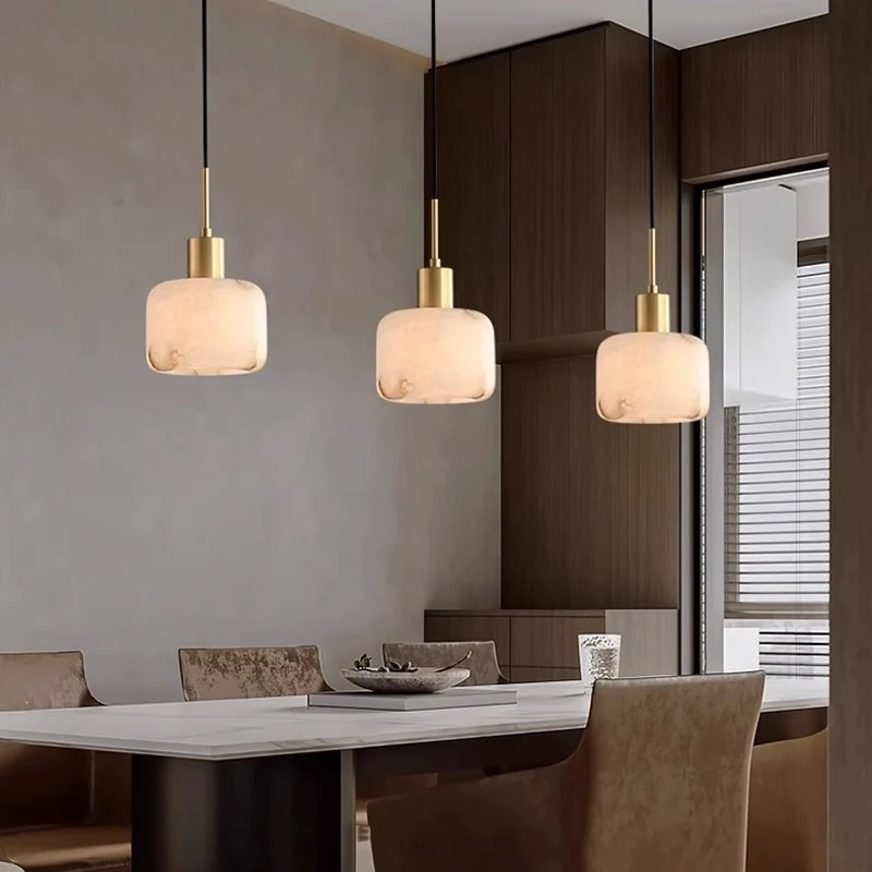 Moderne Glas- und Messing-Pendelleuchte