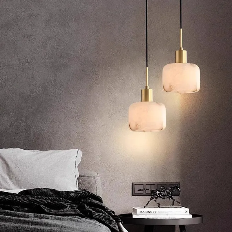 Moderne Glas- und Messing-Pendelleuchte