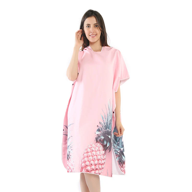 Strandkleid mit Tropenprint Skanto