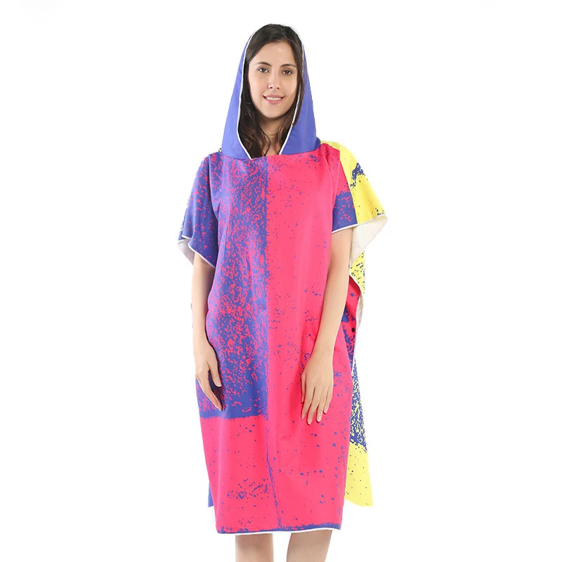 Strandkleid mit Tropenprint Skanto
