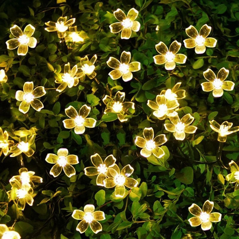 Skanto Kugel-LED-Lichterkette mit wasserdichtem Kupferdraht und strukturierten Klarglasbirnen Skanto