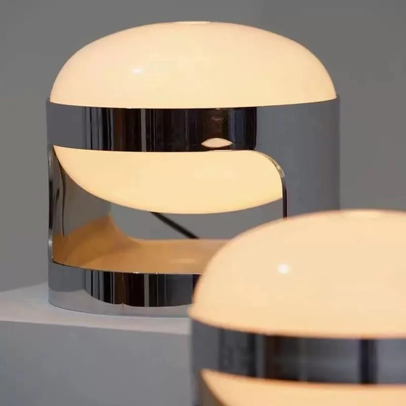 Moderne Funktionale Tischlampe