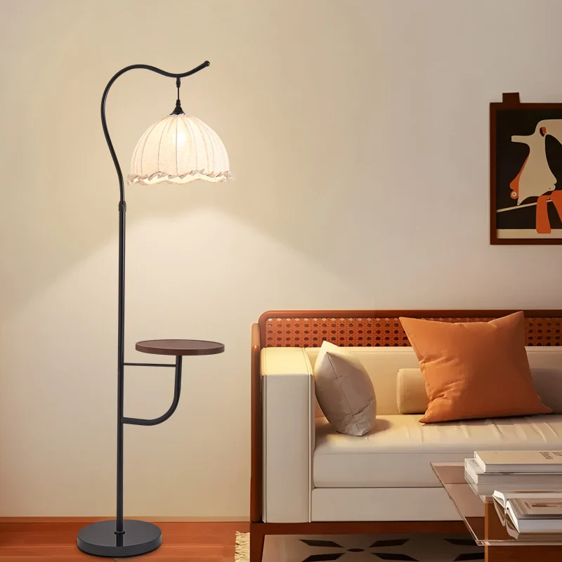 Moderne Bogen Stehlampe mit Beistelltisch
