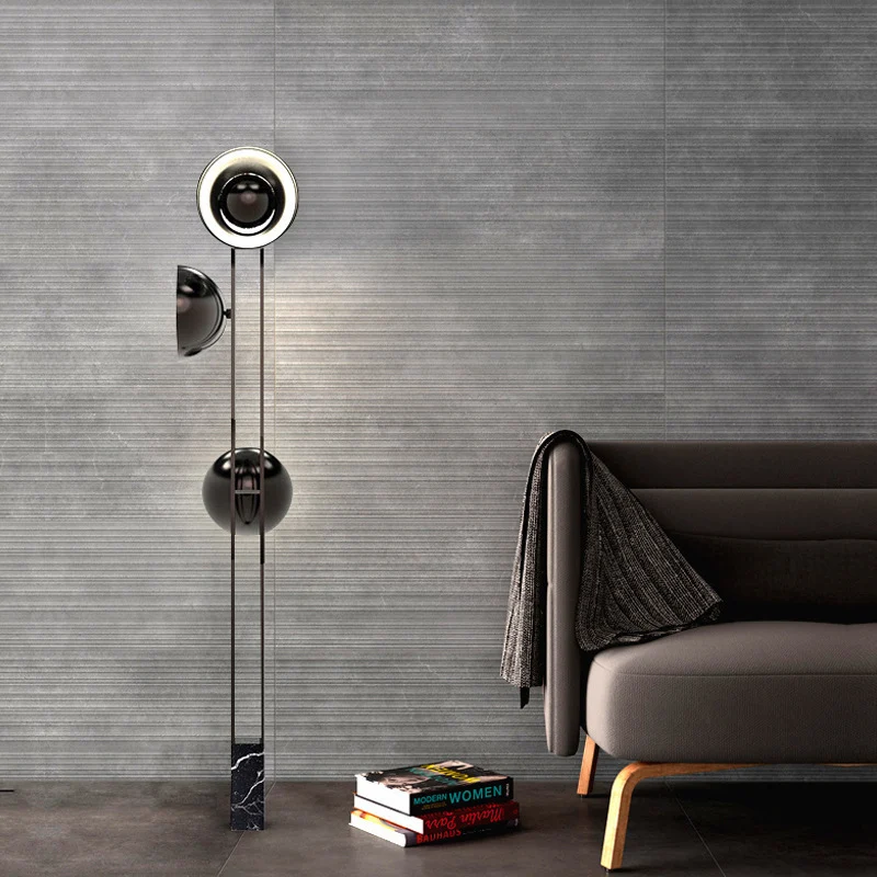 Moderne Stehlampe mit Marmorbasis