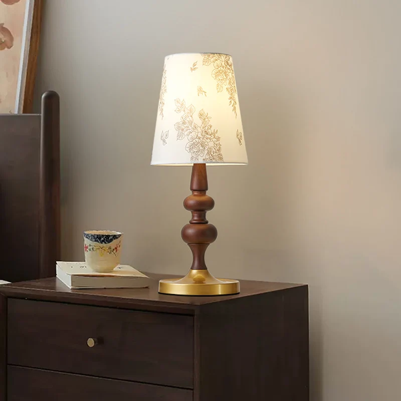 Elegante dekorative Tischlampe