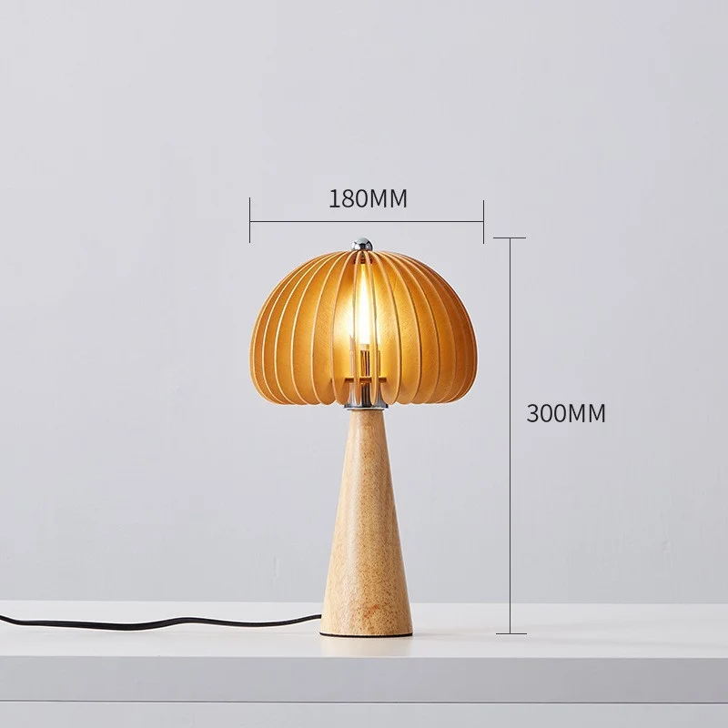 Moderne dekorative Tischlampe mit Holzfuß