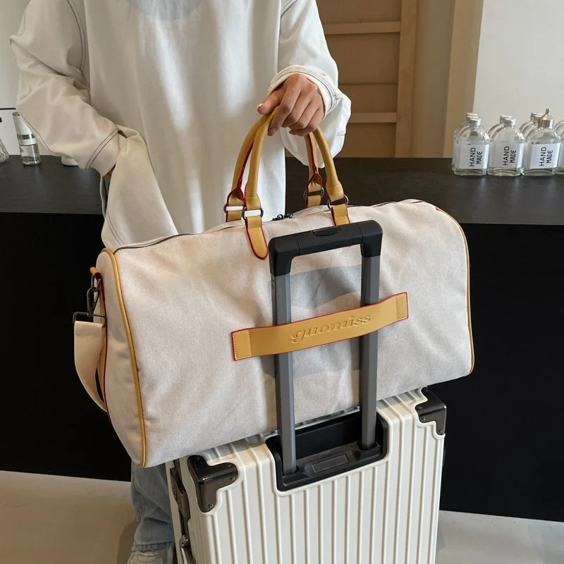 Bestickte Reise-Tasche Brehn