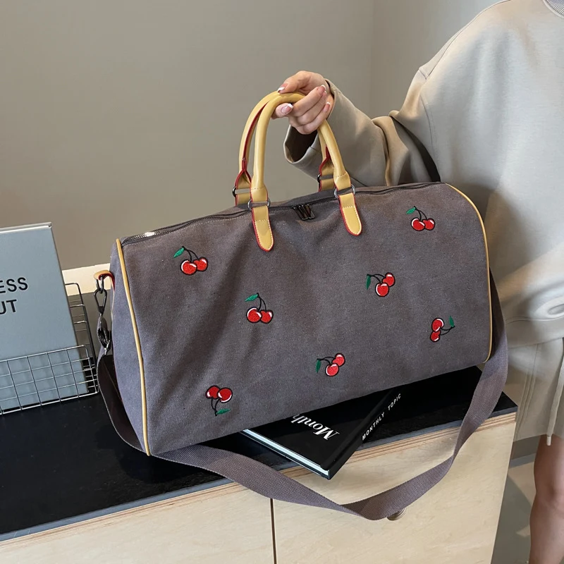 Bestickte Reise-Tasche Brehn