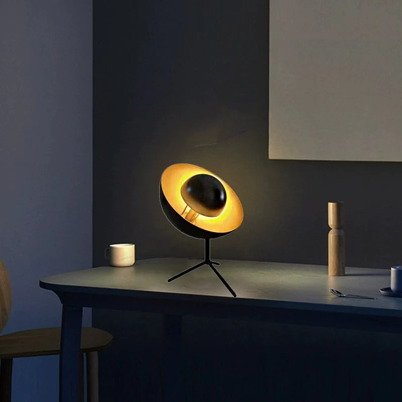 Moderne dekorative Tischlampe mit einzigartigem geometrischen Design