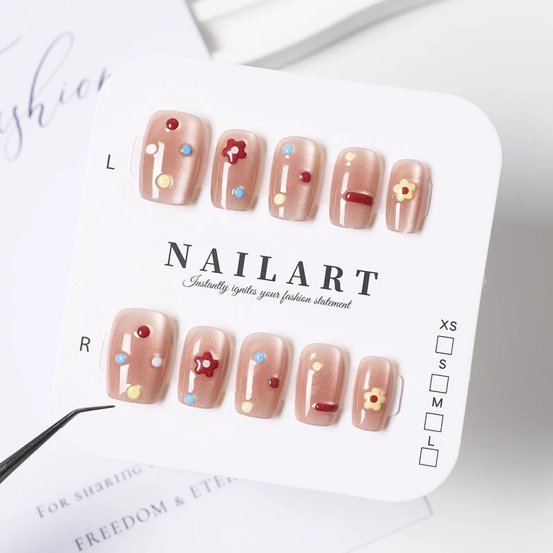 Stylisches Press-On-Nagelset