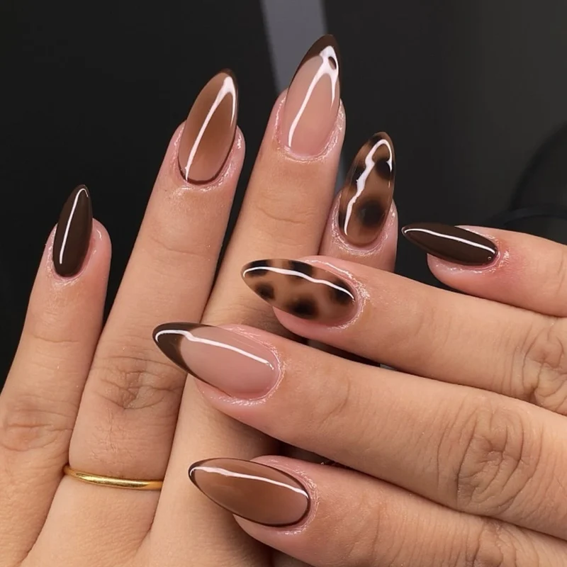 Stylische dekorative Nagelkunst