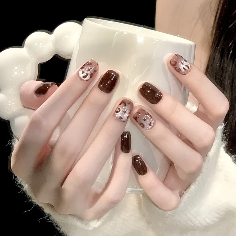 Stilvolles Tiermuster Press-On Nagelset