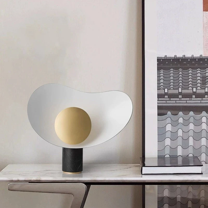 Moderne Künstlerische Wandlampe