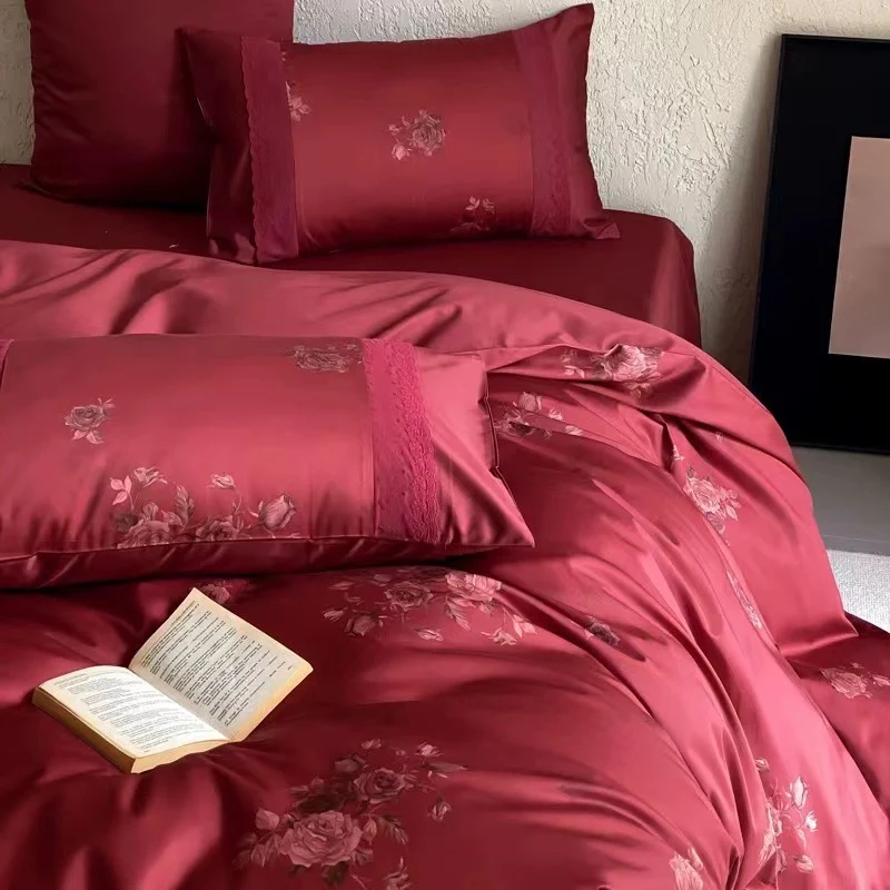 Premium-Satin-Bettwäsche-Garnitur mit dezentem Rosenjacquard und Hotelverschluss