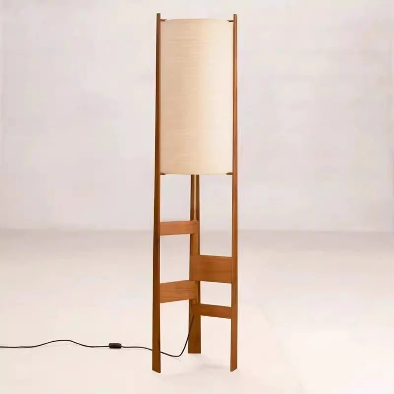 Minimalistische Holz Stehlampe