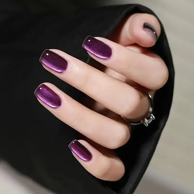 Festliche saisonale Nagelkunstverschönerungen