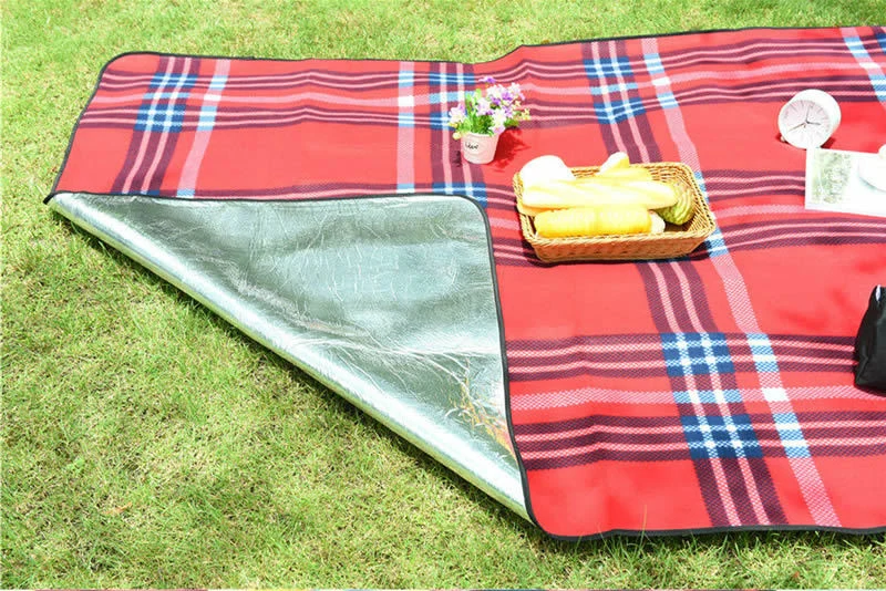 Picknickdecke mit wasserabweisender Unterseite und pflegeleichten Materialien Skanto