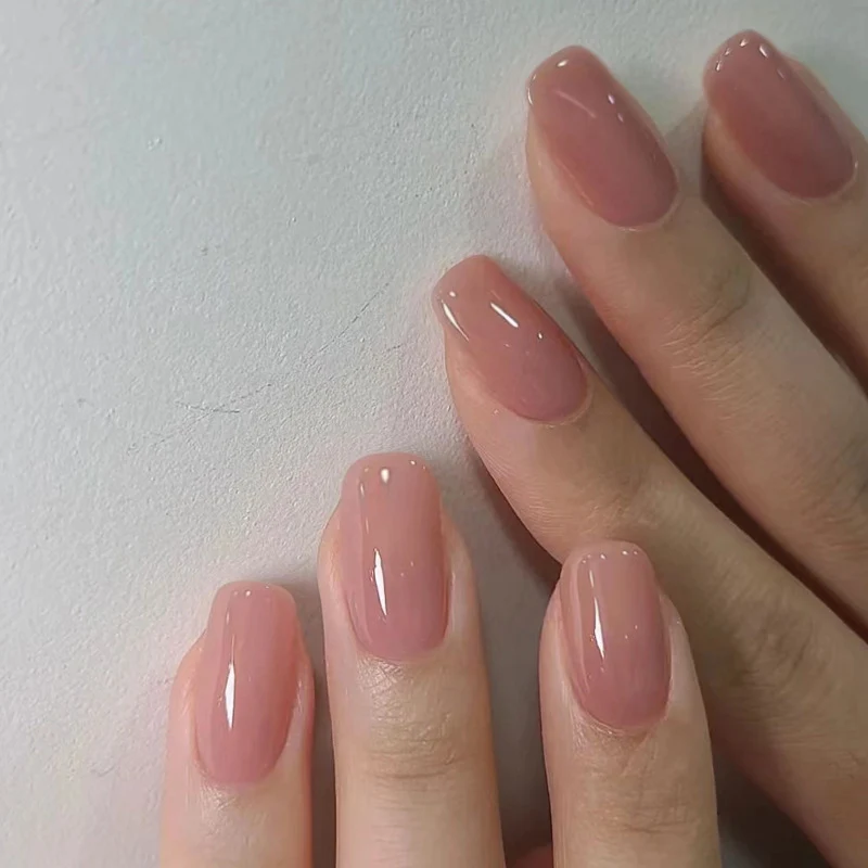 Glänzende Nagelkunstverzierungen