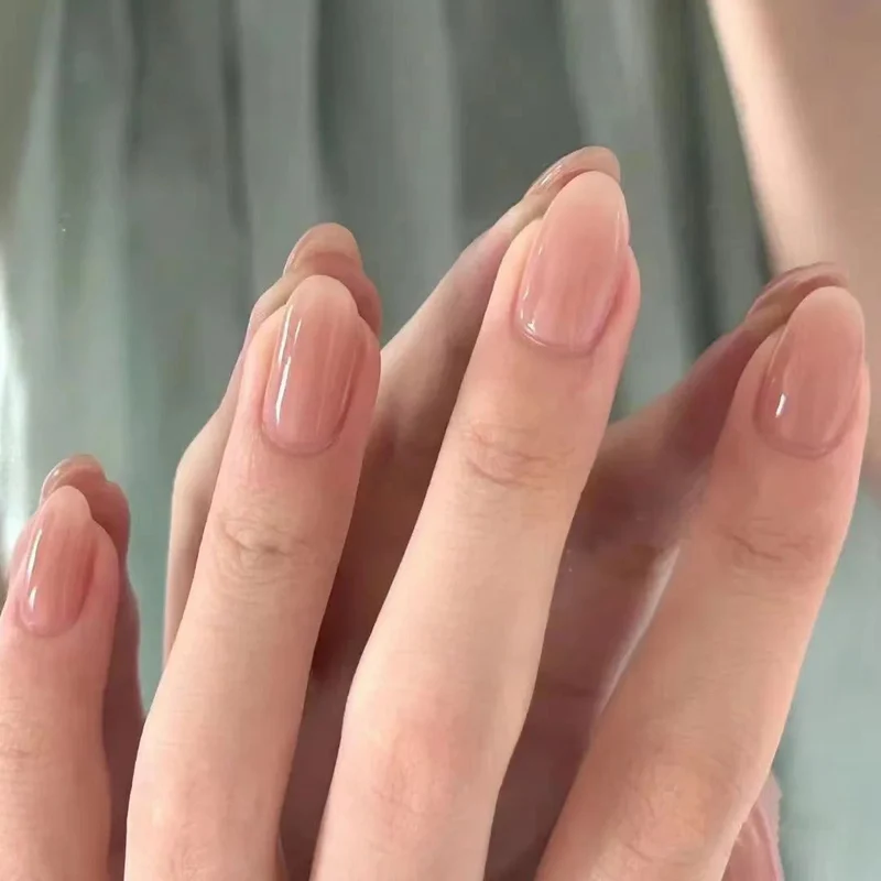 Glänzende mandelförmige Nagelerweiterungen 1790638638