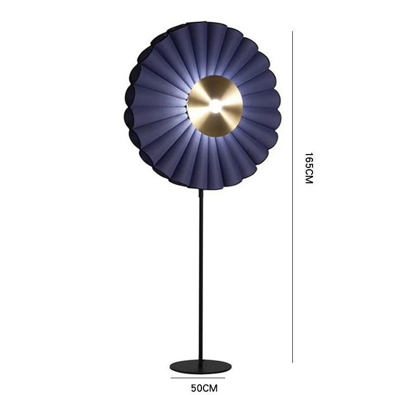 Elegante dekorative Stehlampe mit plissiertem Design