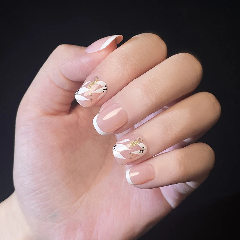 Elegante französische Tip dekorative Nagelkunst