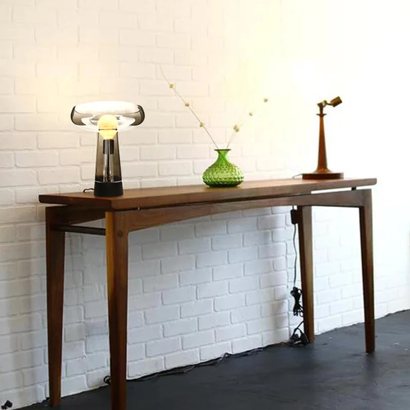 Elegante transparente Glas Tischlampe