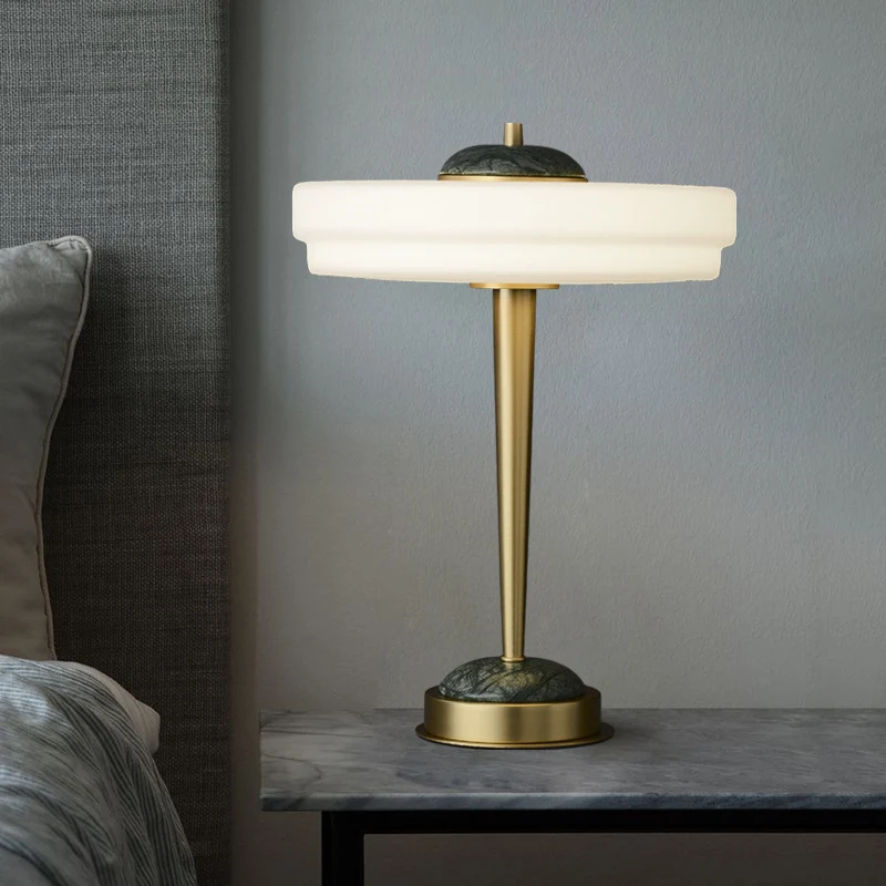 Elegante Art Deco Tischlampe