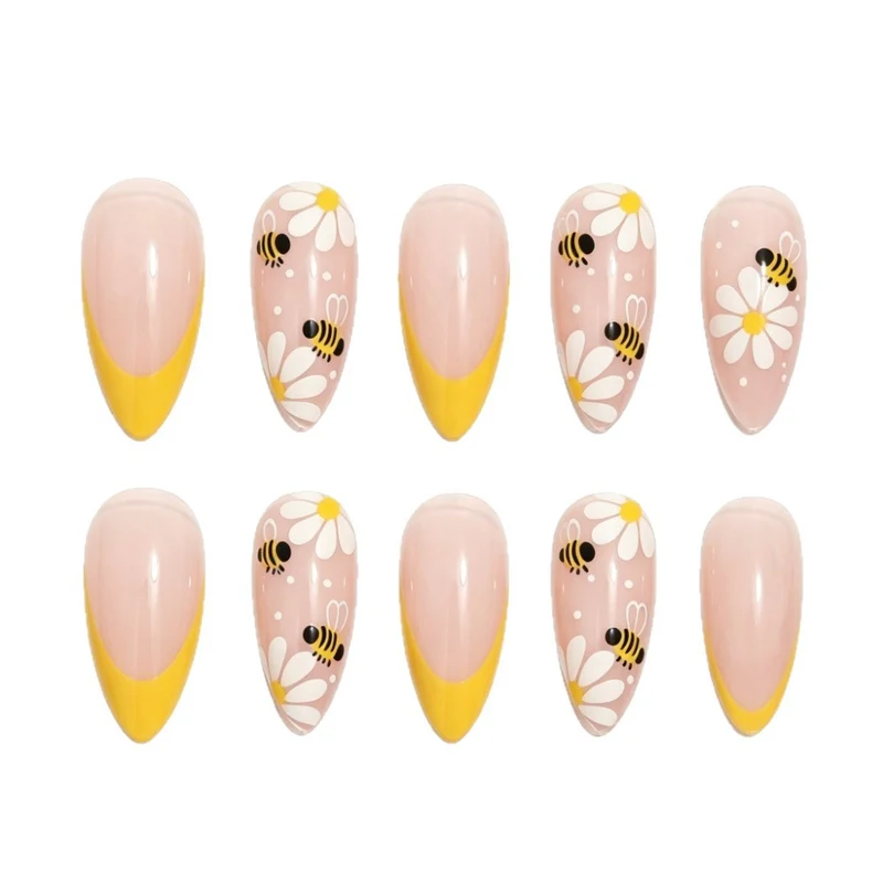 Elegante florale Maniküre