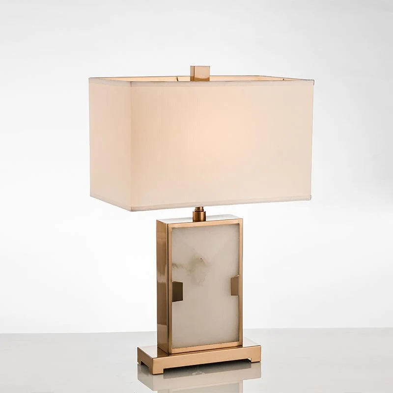 Elegante Tischlampe mit Marmorbasis
